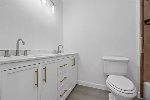 Bath - 4247 Rosegate Dr, Spring, TX 77373 photo 3 of 3