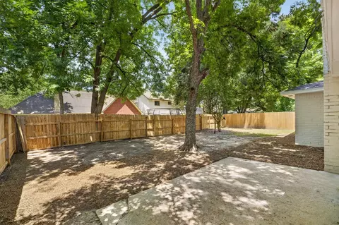 Exterior - 4247 Rosegate Dr, Spring, TX 77373 photo 5 of 7
