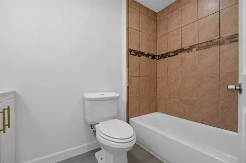 Bath - 4247 Rosegate Dr, Spring, TX 77373 photo 2 of 3