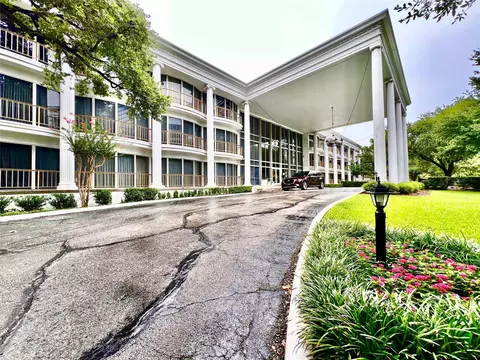 5050 Ambassador Way #210, Houston, TX 77056