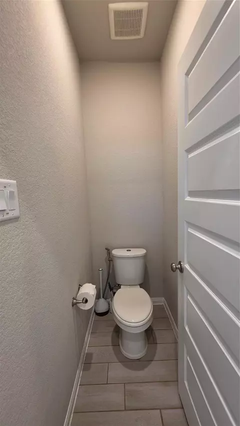 Bath - 17446 Buckeye Br, Conroe, TX 77385 photo 1 of 2