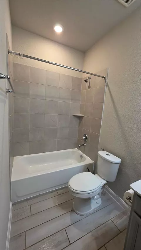 Bath - 17446 Buckeye Br, Conroe, TX 77385 photo 2 of 2