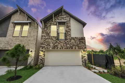 5612 Bertellis Ln, Houston, TX 77091