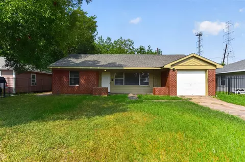 7822 Belbay St, Houston, TX 77033