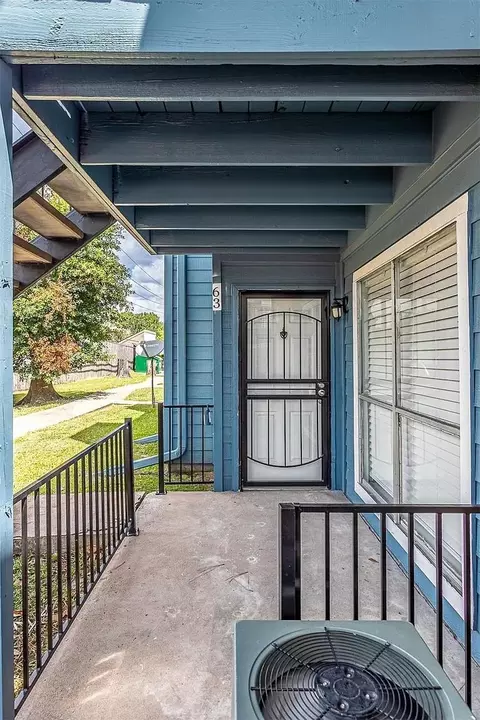 10001 Westpark Dr #63, Houston, TX 77042