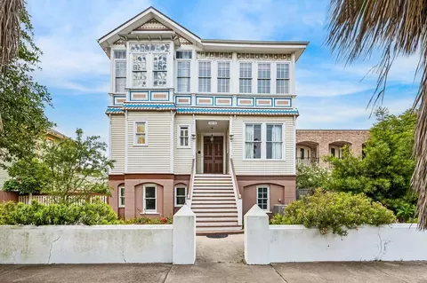 1818 Broadway St, Galveston, TX 77550