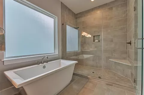 Bath - 62 Dobbs View Ln, Spring, TX 77389 photo 4 of 5