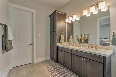 Bath - 62 Dobbs View Ln, Spring, TX 77389 photo 3 of 5