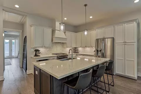 Kitchen - 62 Dobbs View Ln, Spring, TX 77389 photo 4 of 5