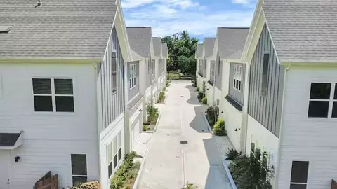 5935 Beall St Ad St, Houston, TX 77091