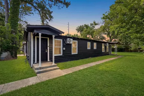 8038 Record St, Houston, TX 77028