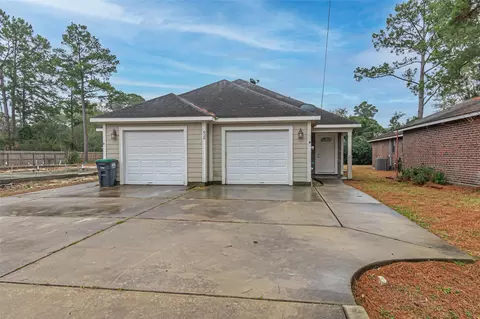 629 Carrell St #A/B, Tomball, TX 77375