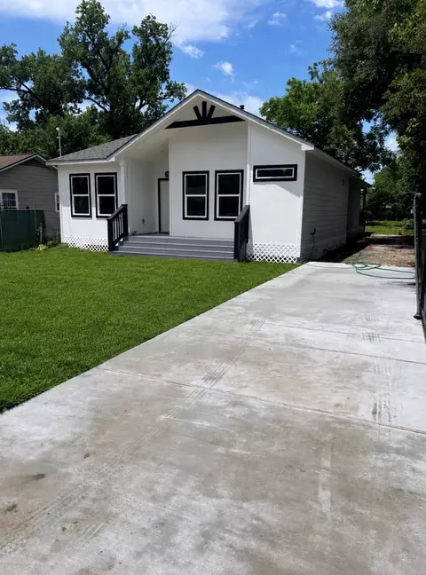 4323 Oxford St, Houston, TX 77022