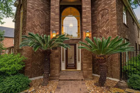 4900 Cedar St, Bellaire, TX 77401
