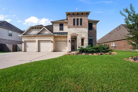 12411 Emerald Ln, Mont Belvieu, TX 77535