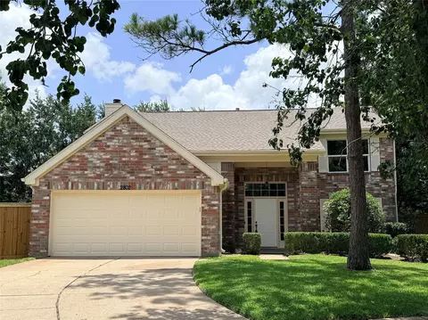2802 Sunshine Cir, Sugar Land, TX 77479