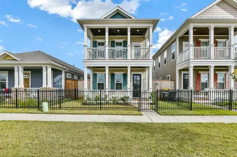 2511 S Houston Ave, Pearland, TX 77581
