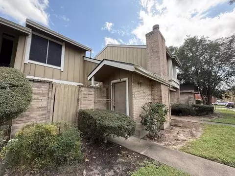 6106 W Airport Blvd #18, Houston, TX 77035