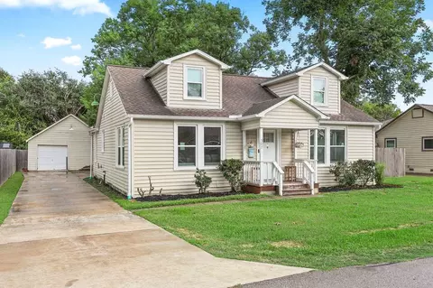 507 S 2nd St, La Porte, TX 77571