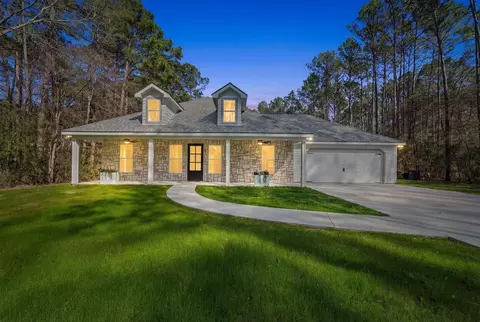 17397 Woodforest Dr, Waller, TX 77484