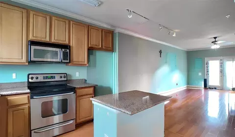 9200 Westheimer Rd #604, Houston, TX 77063