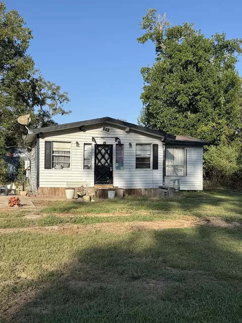 Exterior - 205 Joy Dr, Angleton, TX 77515 photo 2 of 2