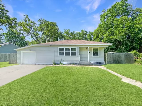 506 Azalea Dr, La Marque, TX 77568