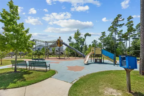 View/Area - 17514 Cuthbert St, Humble, TX 77346 photo 4 of 8
