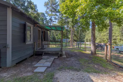 Exterior - 126 Pine Rdg, Onalaska, TX 77360 photo 3 of 6