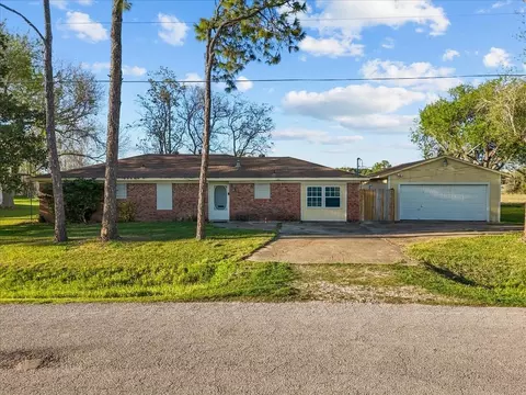13434 24th St, Santa Fe, TX 77510