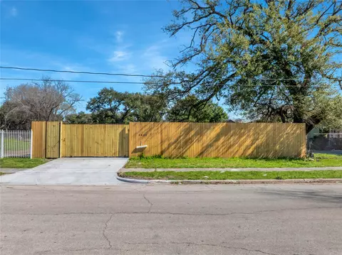 3822 Lavender St, Houston, TX 77026