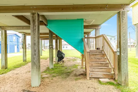 Exterior - 337 Thunder Rd, Surfside Beach, TX 77541 photo 3 of 6