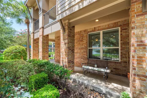 Exterior - 403 Marina View Dr, Webster, TX 77598 photo 4 of 9