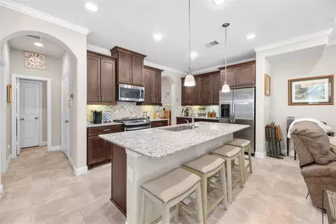 Kitchen - 403 Marina View Dr, Webster, TX 77598 photo 2 of 3