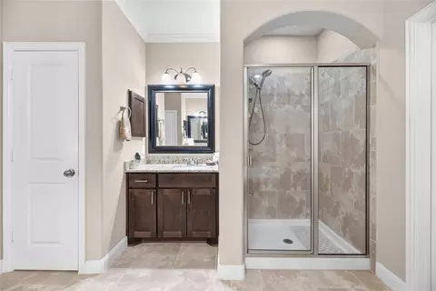 Bath - 403 Marina View Dr, Webster, TX 77598 photo 4 of 7