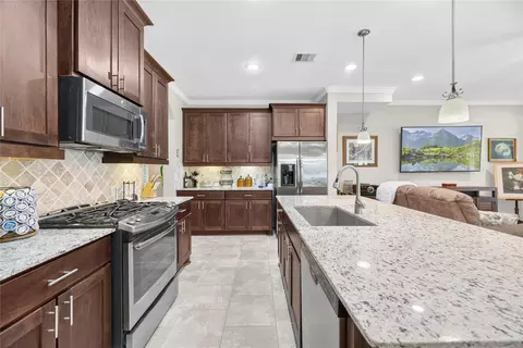 Kitchen - 403 Marina View Dr, Webster, TX 77598 photo 3 of 3