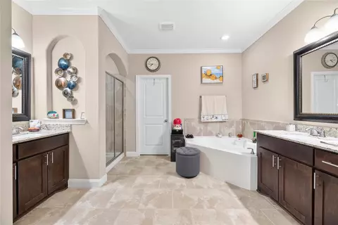 Bath - 403 Marina View Dr, Webster, TX 77598 photo 2 of 7