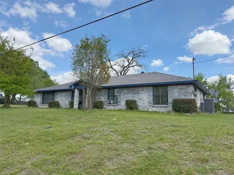 935 Center St, Buffalo, TX 75831