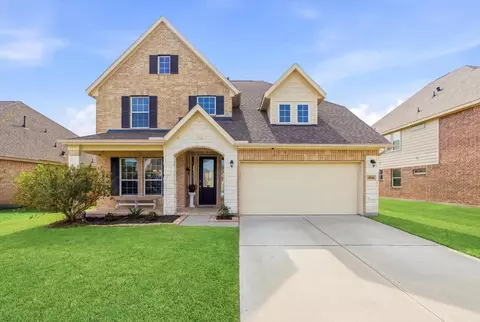 14146 Little River Dr, Baytown, TX 77523