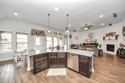 Kitchen - 24503 Eucalyptus Way, Spring, TX 77373 photo 3 of 5