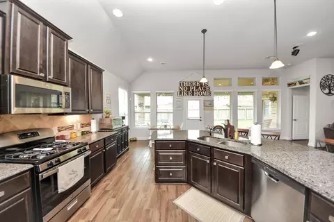 Kitchen - 24503 Eucalyptus Way, Spring, TX 77373 photo 4 of 5