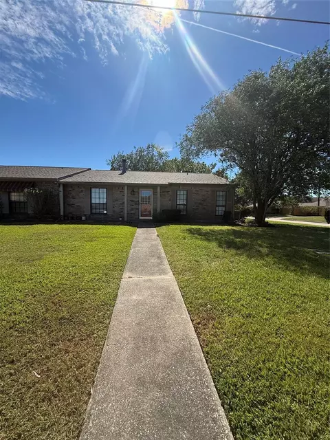 9395 Glen Meadow Ln, Beaumont, TX 77706