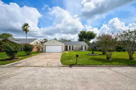 3709 Misty Cove Ct, Dickinson, TX 77539