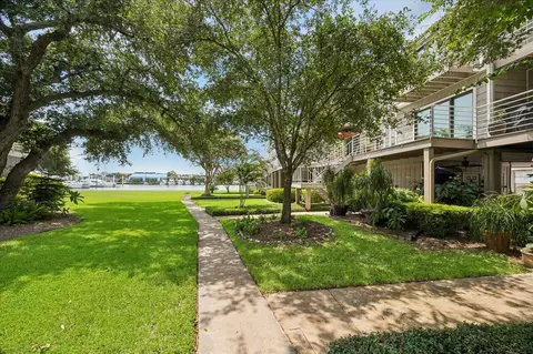25 Lakewood Ln #25, Seabrook, TX 77586