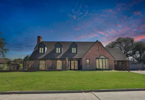 7846 Santa Elena St, Houston, TX 77061