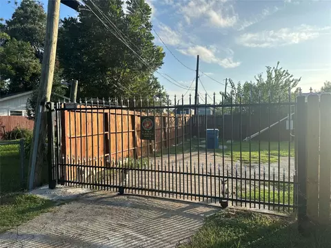 1005 Dakota St, South Houston, TX 77587