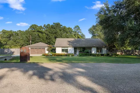 13210 Crest Dr, Willis, TX 77318