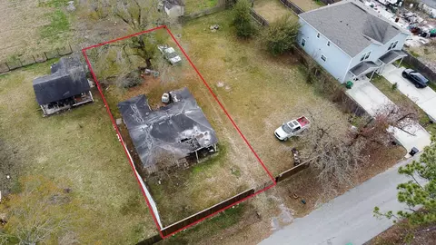 8118 Caddo Rd, Houston, TX 77078