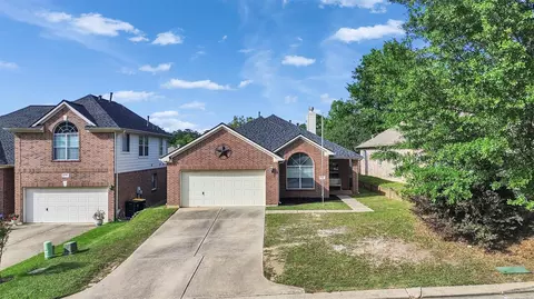 2310 Highland Crossing Dr, Conroe, TX 77304