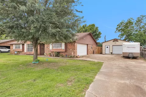 208 Gerald St, Willis, TX 77378